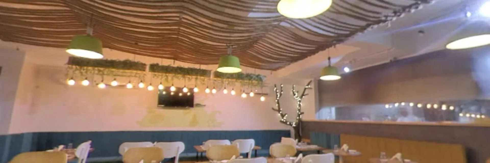 ***  Hotel Prago , バラナシ インド
