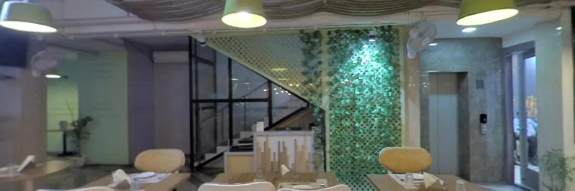 Hotel Prago , バラナシ